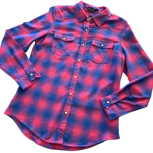 Via Penny Lane Reworked Apparel | Britney Spears Graphic Button Up Flannel Shirt - Picture 4 of 12